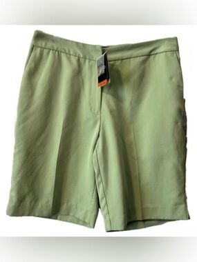 NWT IZOD Golf Shorts Women Size 8 Green Bermuda Xtra Dry Performance Athletic